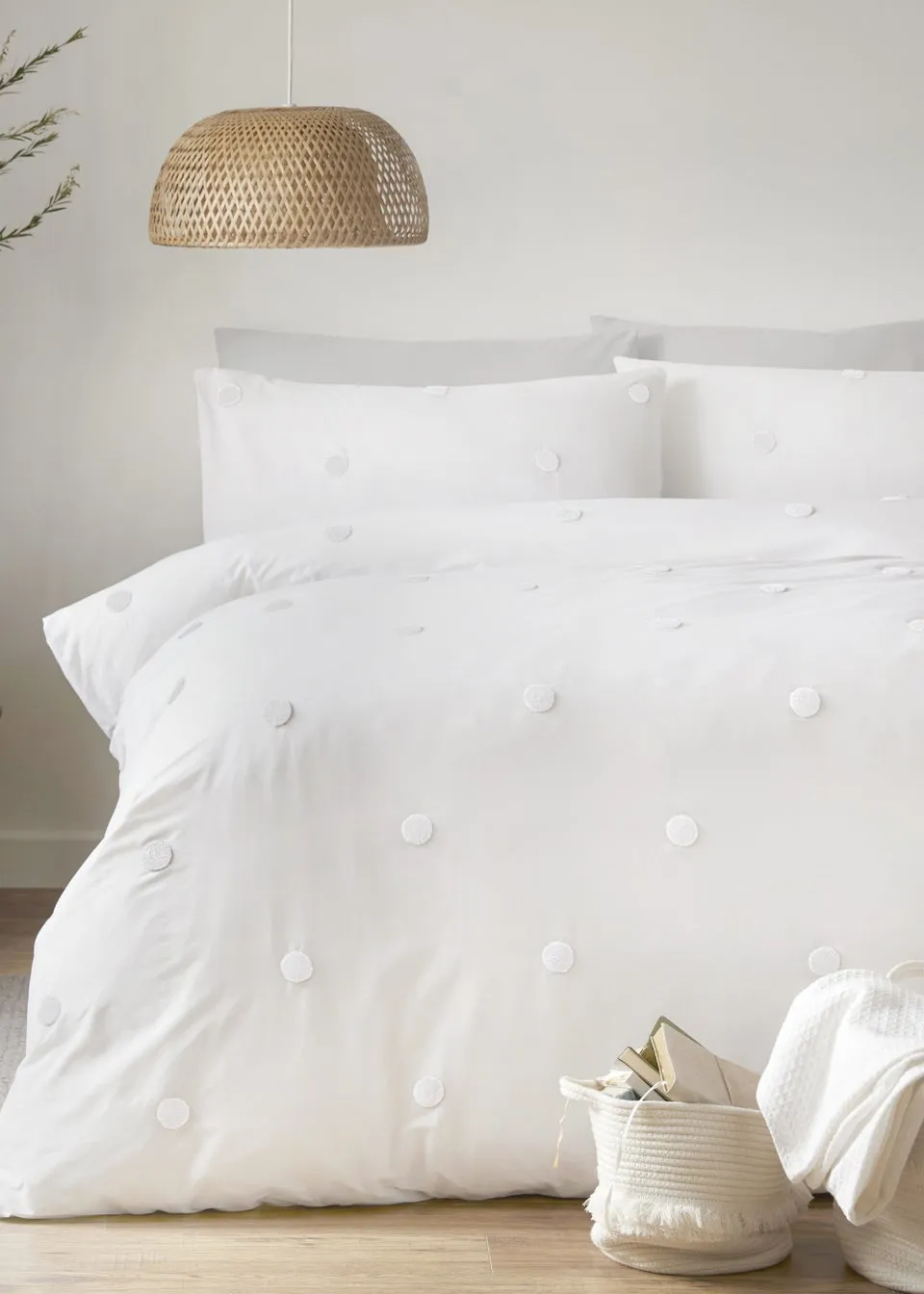 Appletree Dot Garden White Duvet Cover Set