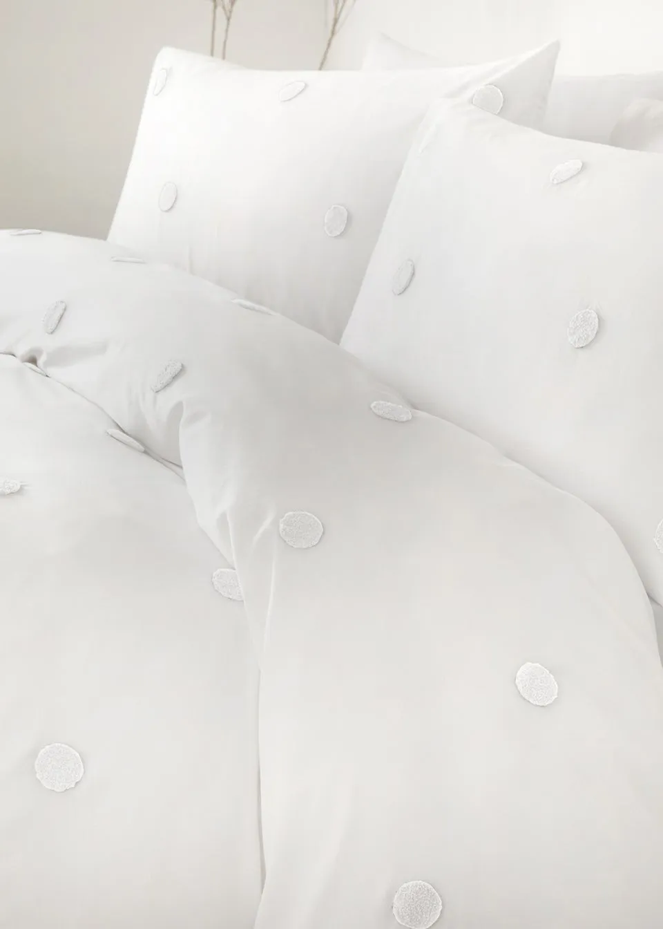 Appletree Dot Garden White Duvet Cover Set