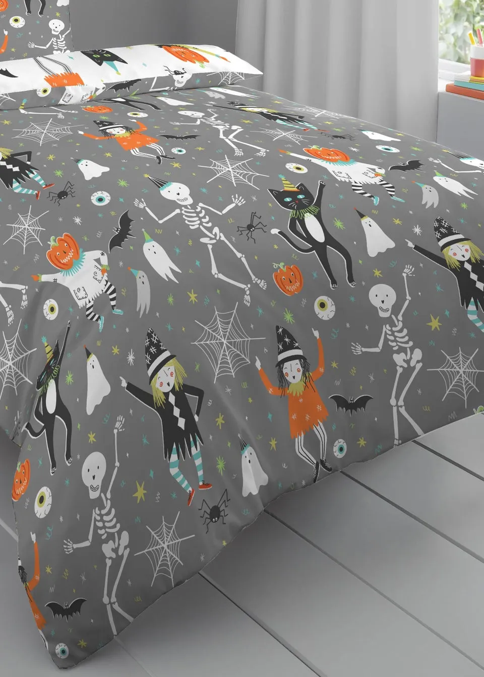 Bedlam Halloween Party Duvet Cover Set