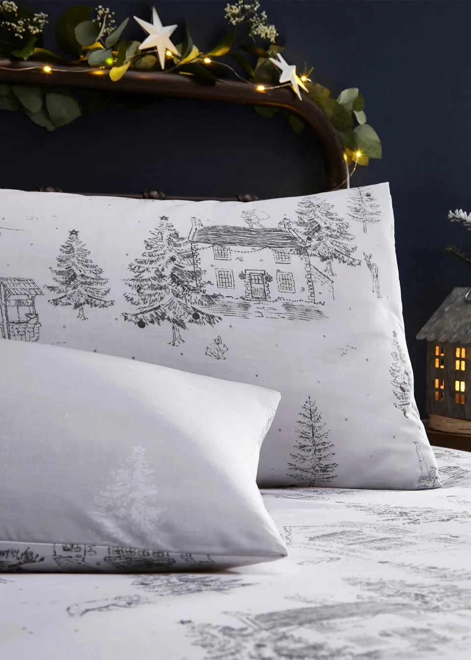 furn. Midwinter Toile Festive Reversible Duvet Cover Set