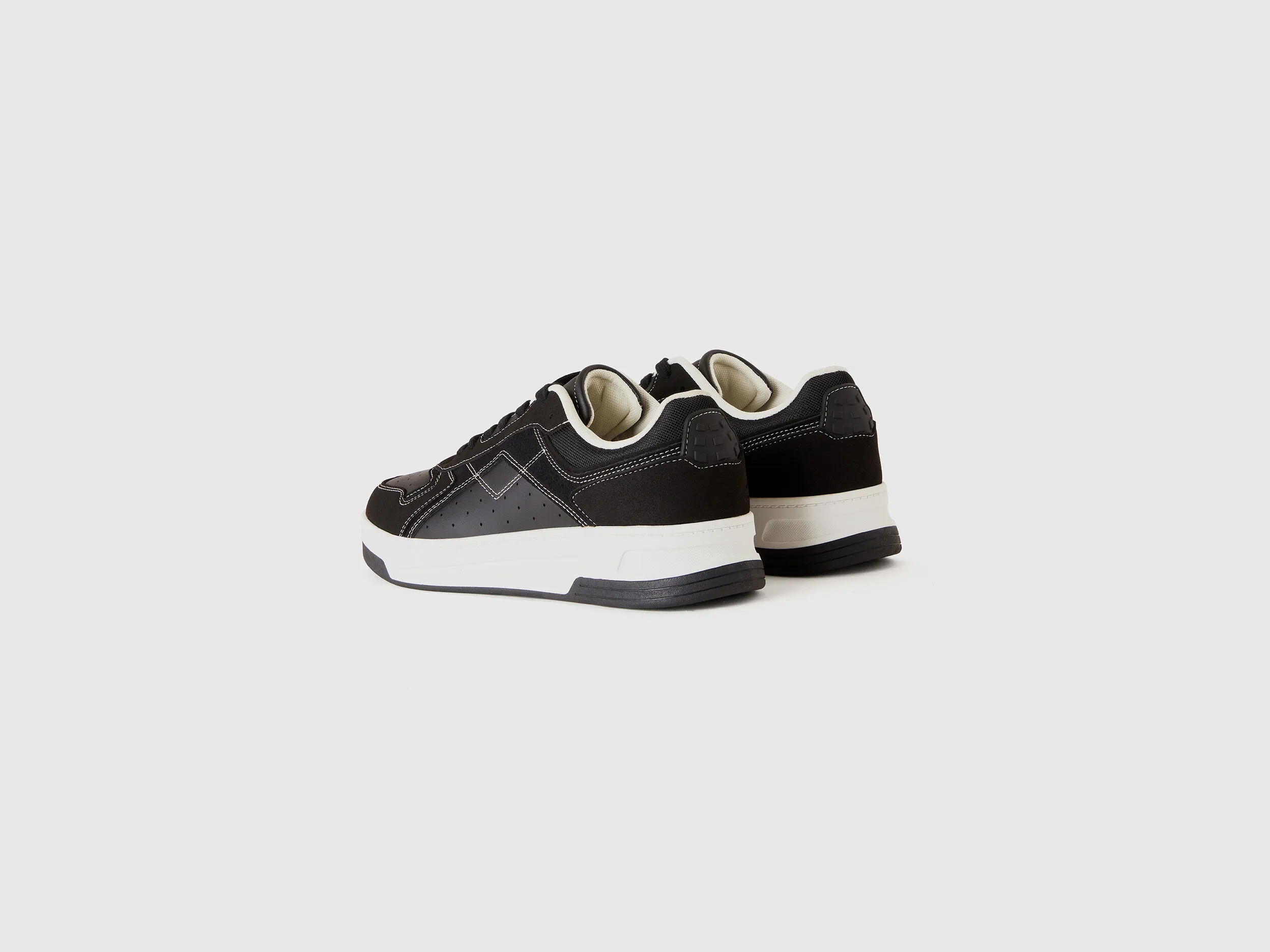 Low-top sneakers in imitation suede - Black | Benetton