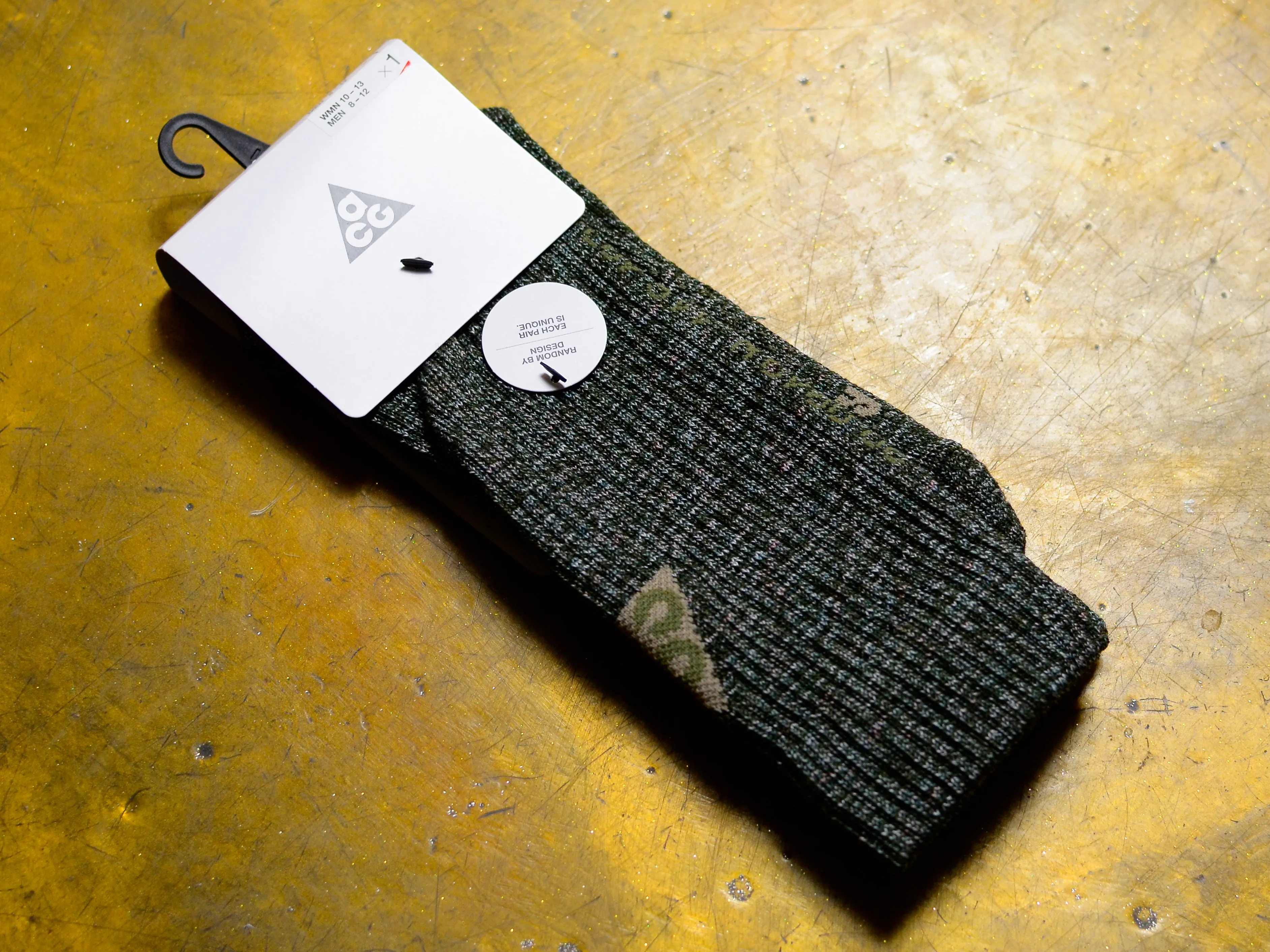 Nike ACG Kelley Ridge 2.0 Crew Socks - Medium Olive / Matte Olive