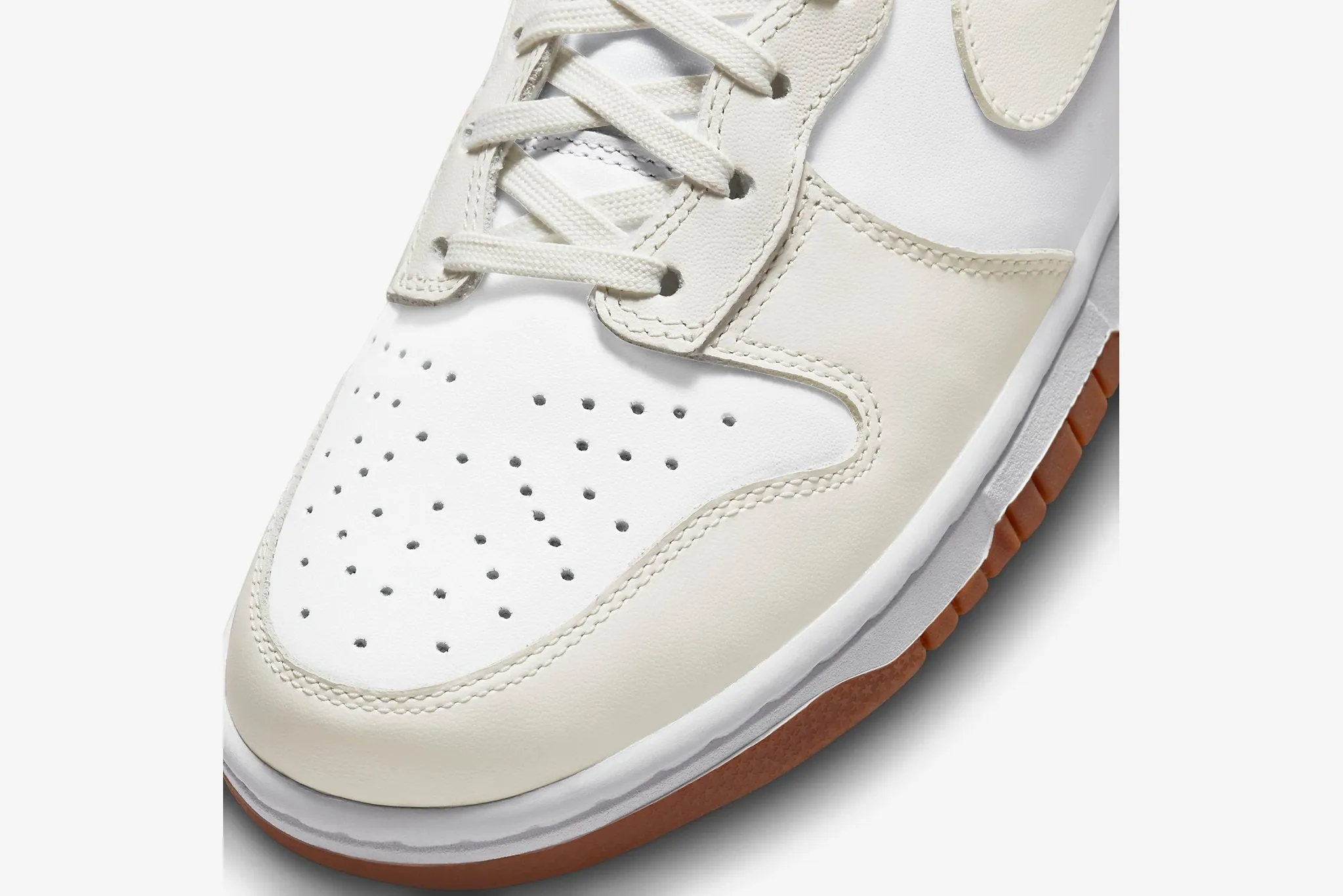 Nike Dunk High W - White / Sail / Gum Med Brown