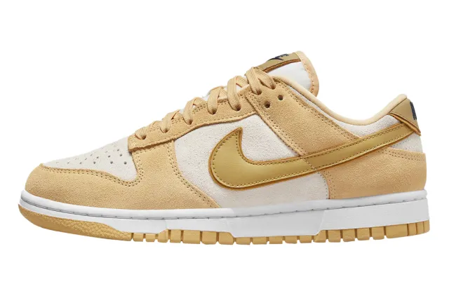 NIKE DUNK LOW WMNS GOLD SUEDE