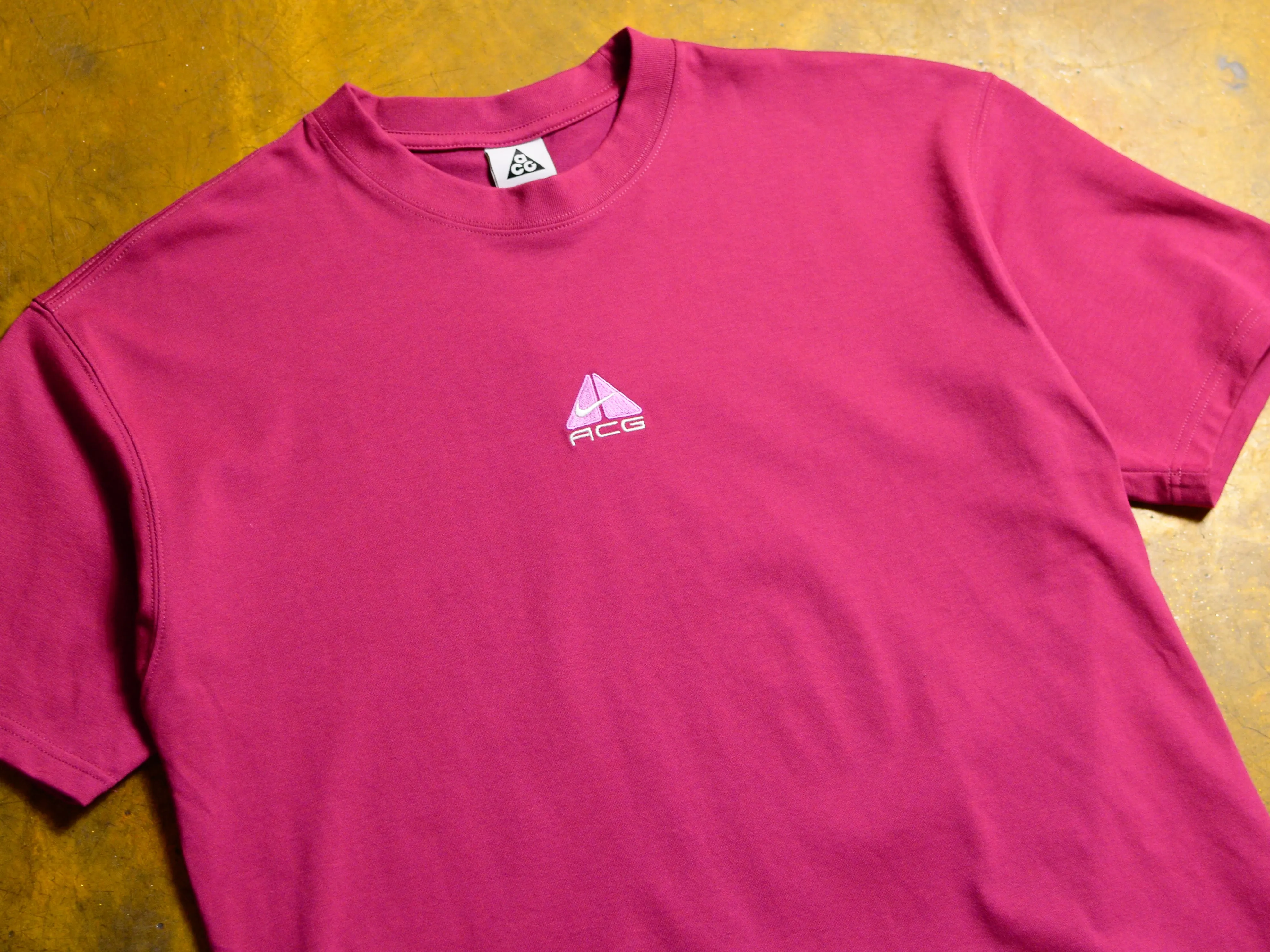 Nike NRG ACG LBR Lungs T-Shirt - Rosewood / Rush Fuchsia / Summit White