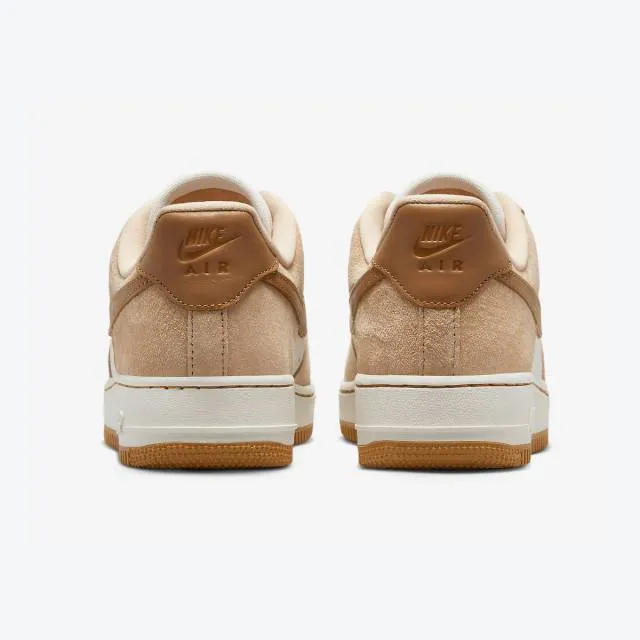 Nike Women's Air Force 1 LXX (Vachetta Tan/ Tan Brown/ F...